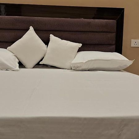 ホテル Shree Janki Palace Ayodhya エクステリア 写真